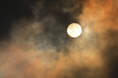 Vapeurs et gaz volcaniques émis par un volcan - 0mn 55s